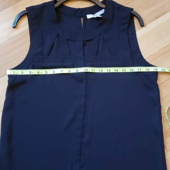 Black cut-out  sleeve-less blouce "FINAL PRICE" - Picture 8 of 11